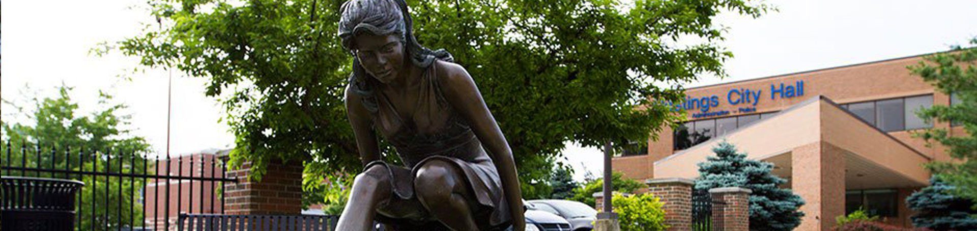 Picture of a statue in front of City of Hastings City Hall